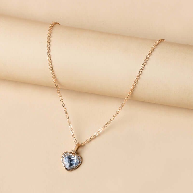 Simple Graceful Heart-Shaped Pendant