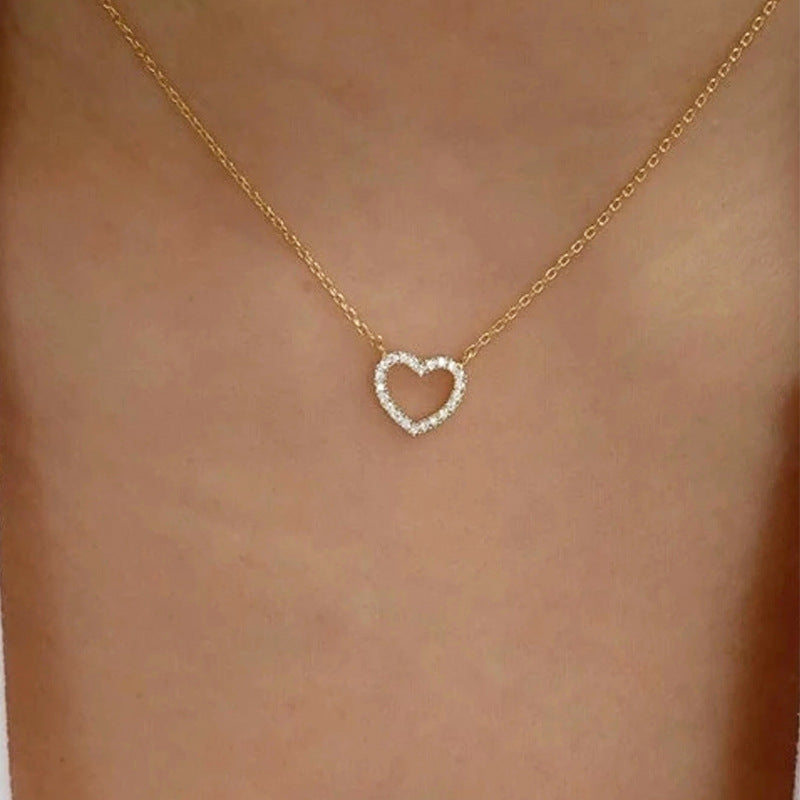 European And American Faux Diamond Heart Pendant