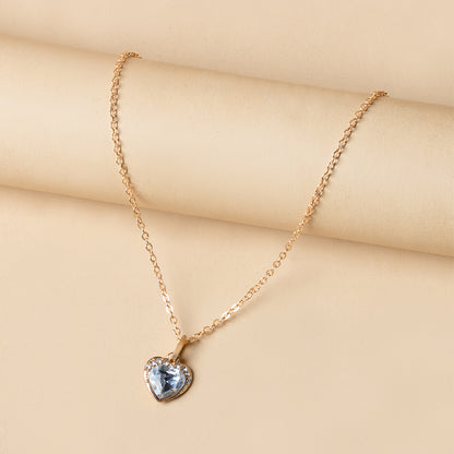 Simple Graceful Heart-Shaped Pendant