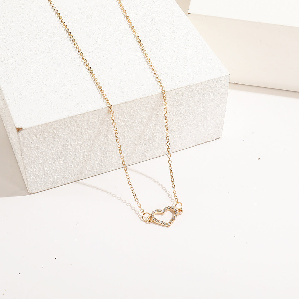European And American Faux Diamond Heart Pendant